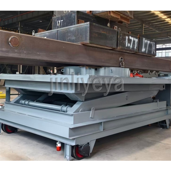 合肥定制升降车（设备可移动，可升降、台面可旋转）